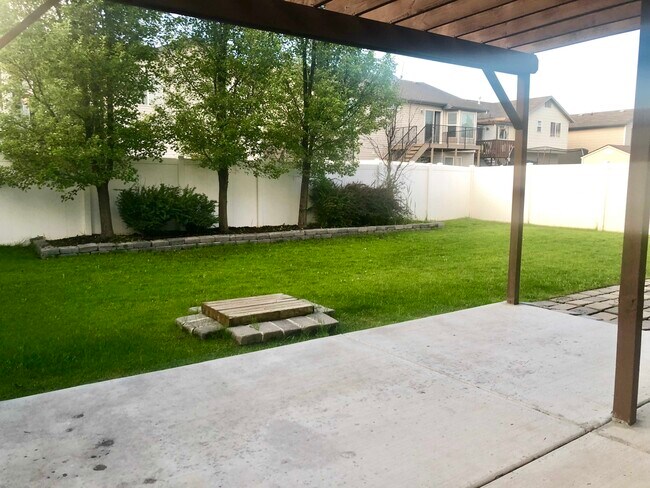 Building Photo - 944 Longleaf Dr