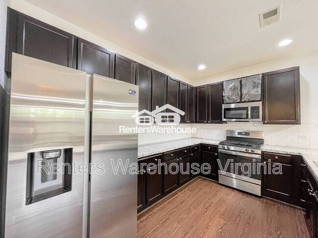 Building Photo - 1713 Dresdon Ln