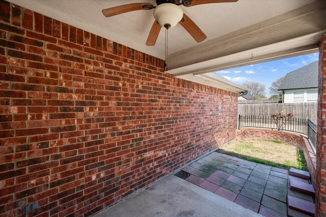 Building Photo - 2311 Ragland Rd