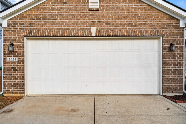 Building Photo - 2024 Shadow Creek Blvd