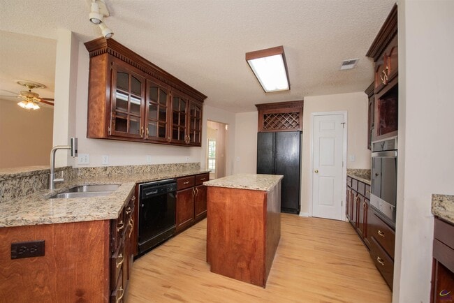 Building Photo - 111 Wiley Way