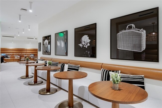 Building Photo - 225 N Miami Ave