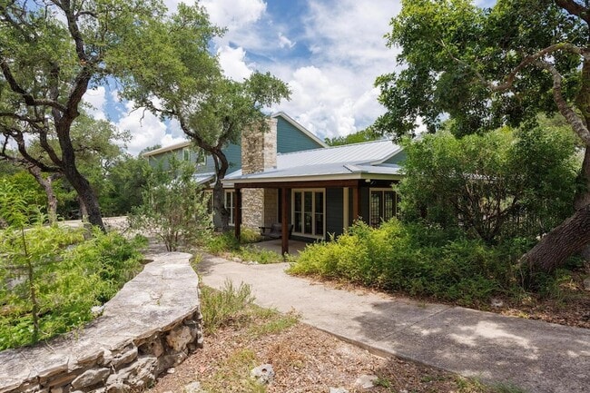 Building Photo - 1100 Chapparal Dr