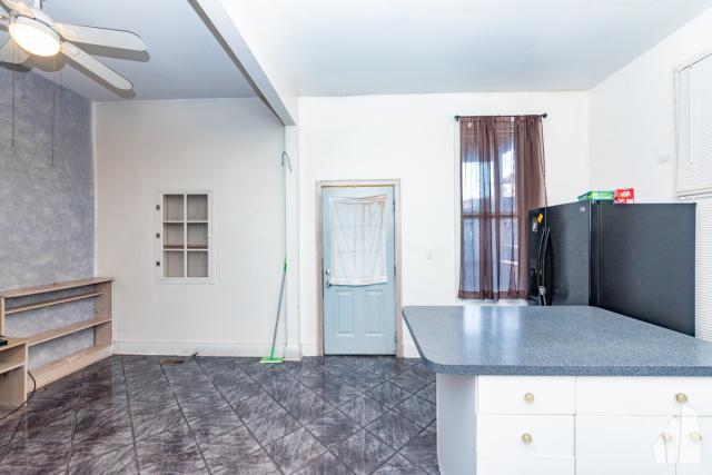 Building Photo - 2 bedroom in Chicago IL 60612