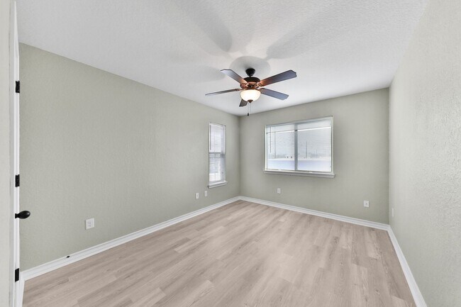 Building Photo - Five Points 4 bedroom home