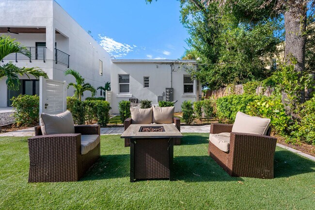 Building Photo - 1862 6th St