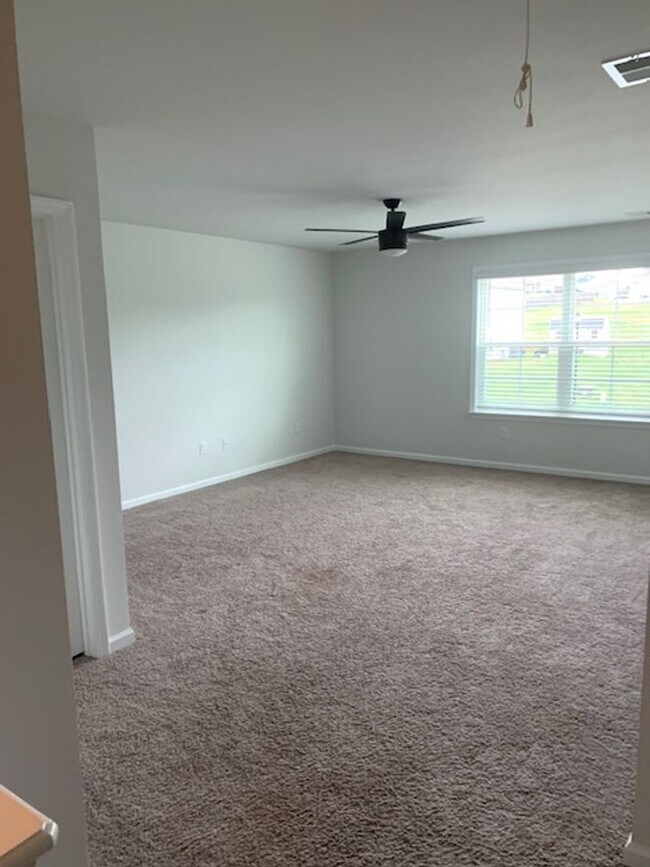 Building Photo - 7114 Luna Mae Ct