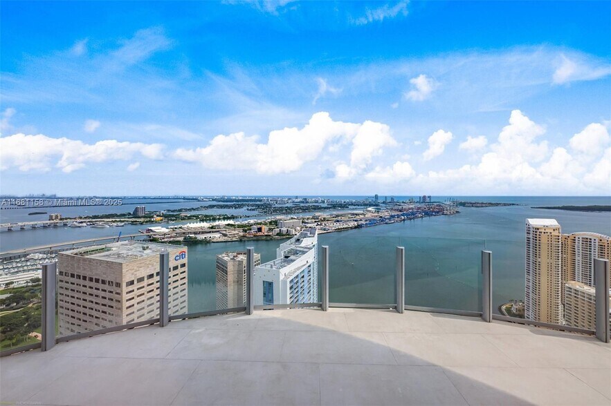 Building Photo - 300 Biscayne Boulevard Way