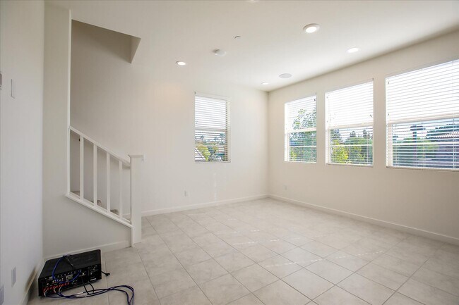 Building Photo - 28 Hideaway Loop