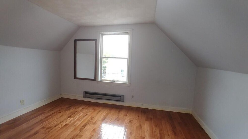 Building Photo - 41 Trull St