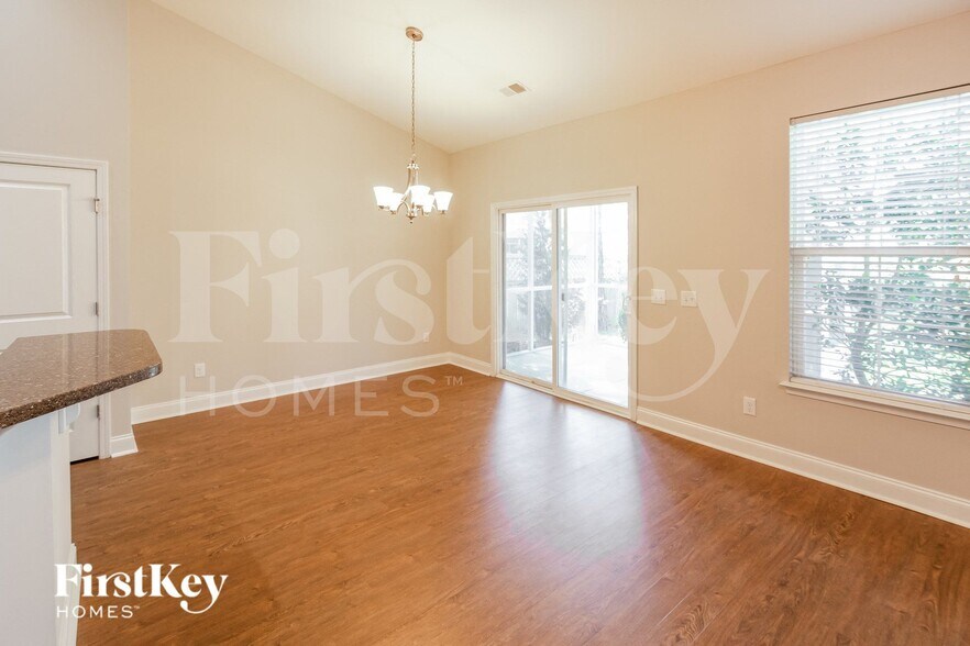 Building Photo - 107 Springbank Ct