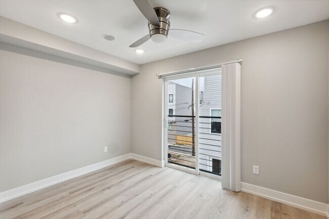 Building Photo - 2408 N Mascher St