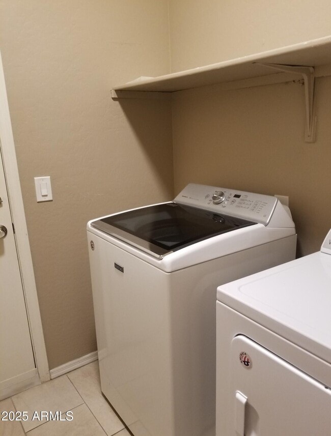 Building Photo - 36554 W Alhambra St