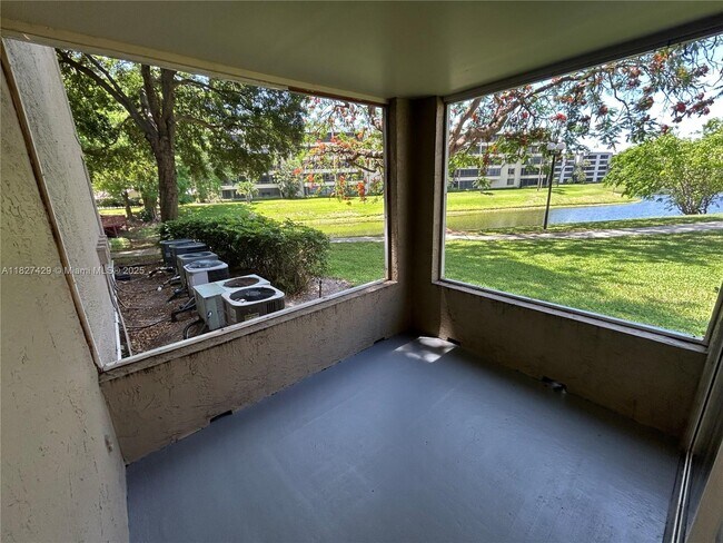 Building Photo - 1725 Palm Cove Blvd