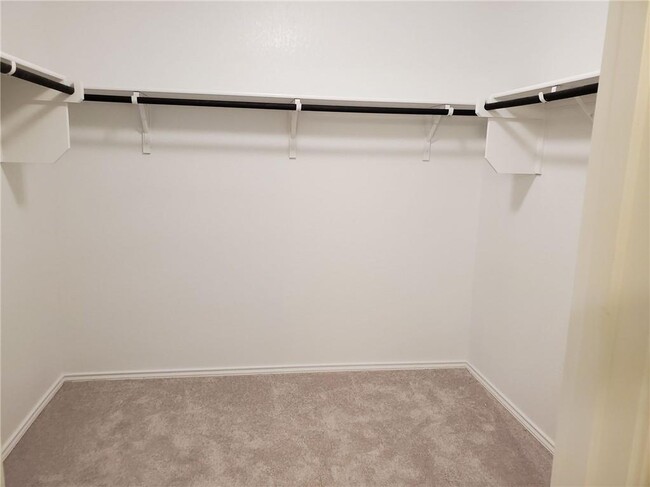 Building Photo - 409 La Dera Dr