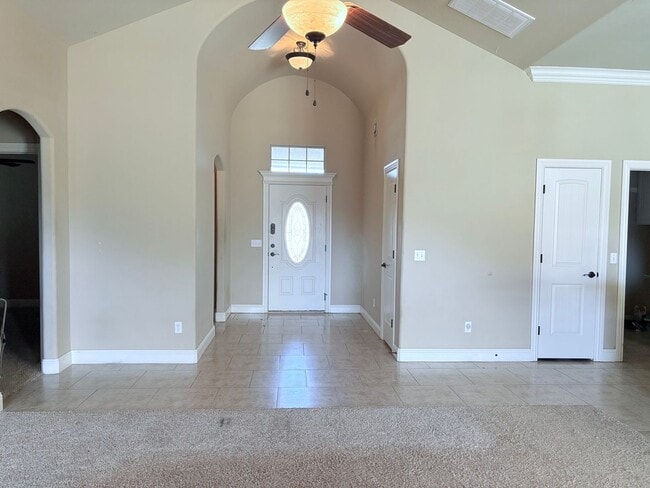 Building Photo - Large four bedroom home in Edmond