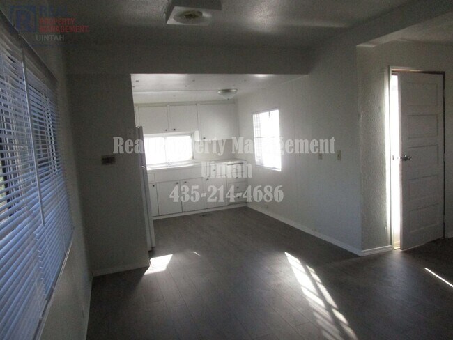 Building Photo - 85 N 300 E