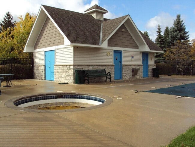 Building Photo - 9995 Wildflower Dr