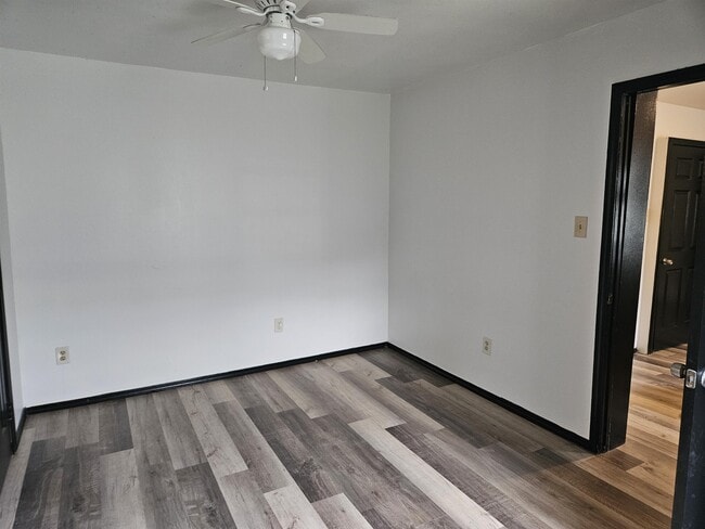 Building Photo - 5521 Wickfield Dr