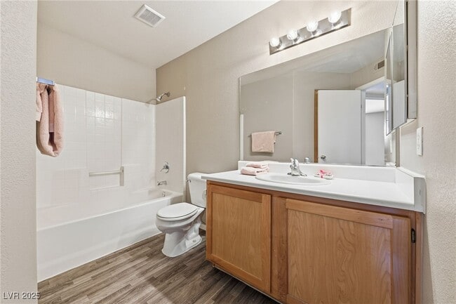 Building Photo - 4555 E Sahara Ave
