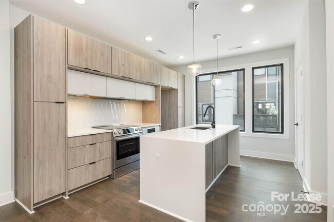 Building Photo - 1225 Minter Pl