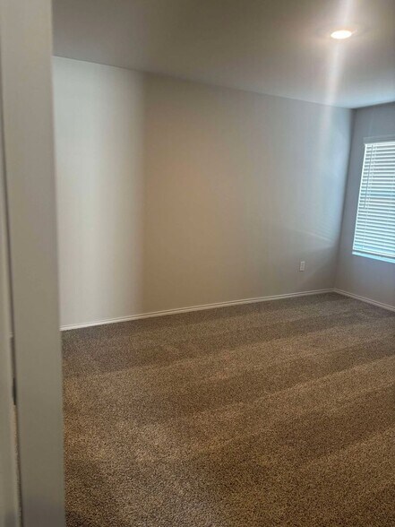 Building Photo - 9525 Gray Wolf Ln