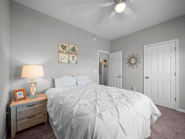 Building Photo - 512 Hazelwood Dr