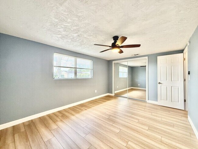Building Photo - 3411 Cincinnati Dr