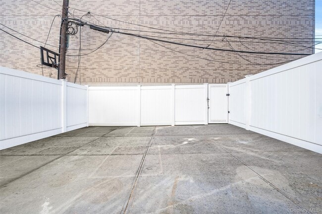 Building Photo - 380 Saratoga Ave