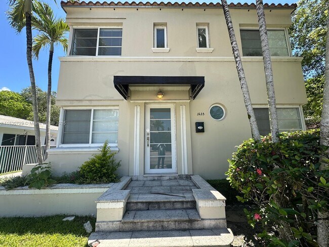 Primary Photo - 3235 S Le Jeune Rd