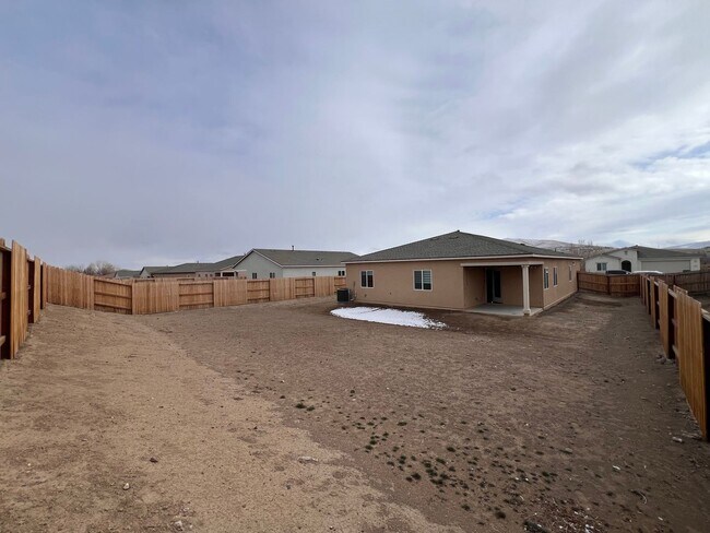 Building Photo - Beautiful newer, 4 Bedroom 2 Bath Home in Fernley