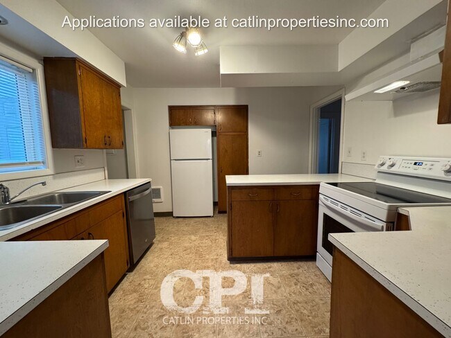 Building Photo - 1529 20th Ave