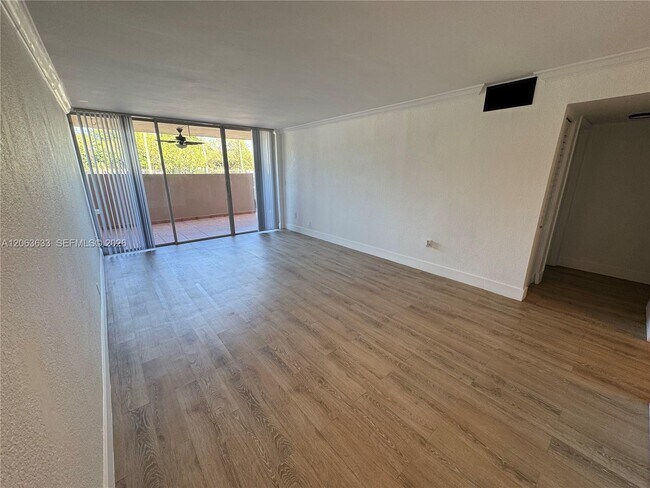 Building Photo - 10425 SW 112th Ave