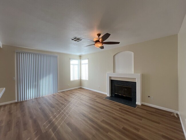 Building Photo - Encounter the ultimate luxury living experience with this 4-bedroom, 2197 sq ft house
