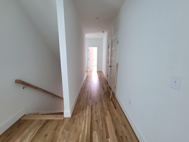 Building Photo - 3711 Lexington Dr