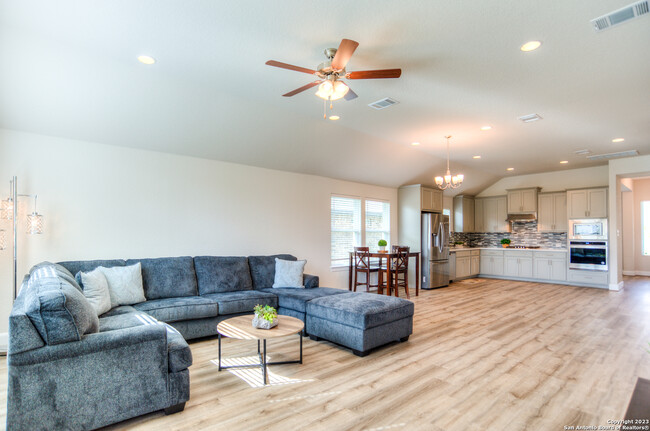 Building Photo - 118 Cordova-