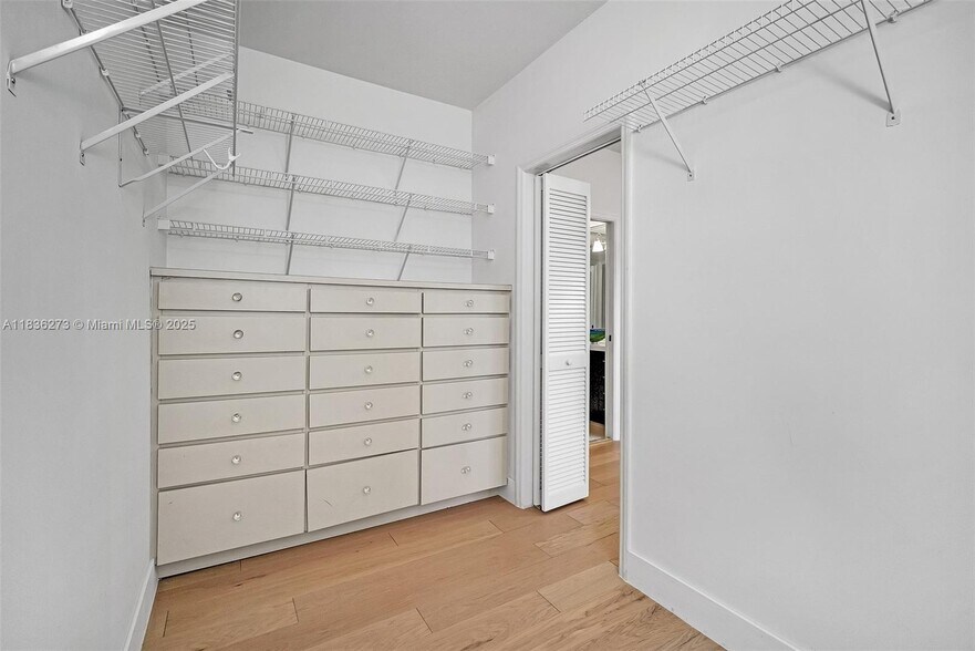 Building Photo - 1135 Asturia Ave
