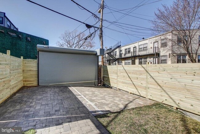 Building Photo - 1636 Trinidad Ave NE