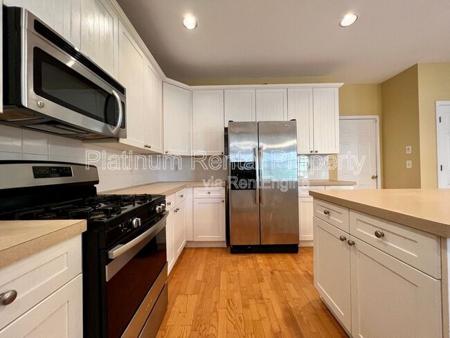 Building Photo - 1460 White Flowers Ln