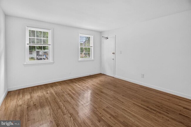 Building Photo - 7818 Tilbury St