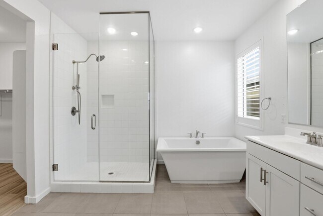 Building Photo - Stunning Queen Creek Home – Modern Comfort...