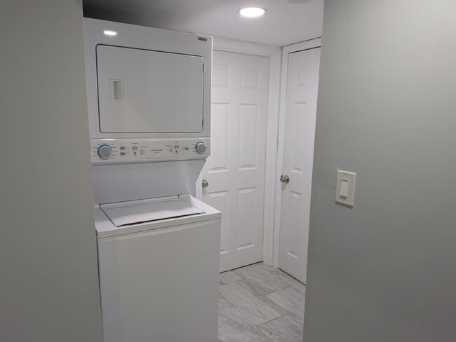 Building Photo - 2239 Polk St