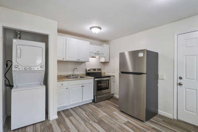 Building Photo - 619 Oliver St NW