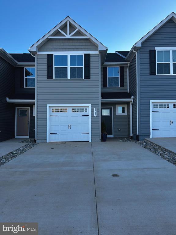 Building Photo - 2737 Apricot Dr