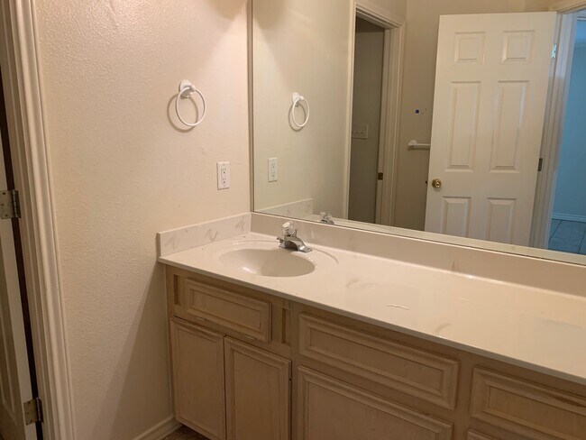 Building Photo - 15426 Grass Cay Ct