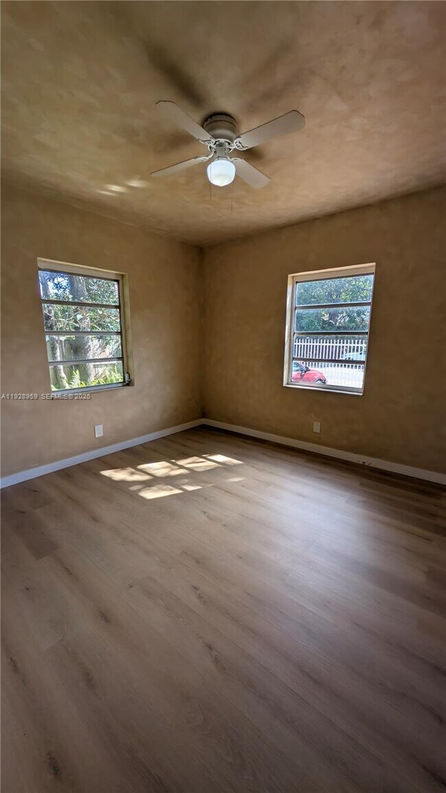 Building Photo - 1431 NW 26th St