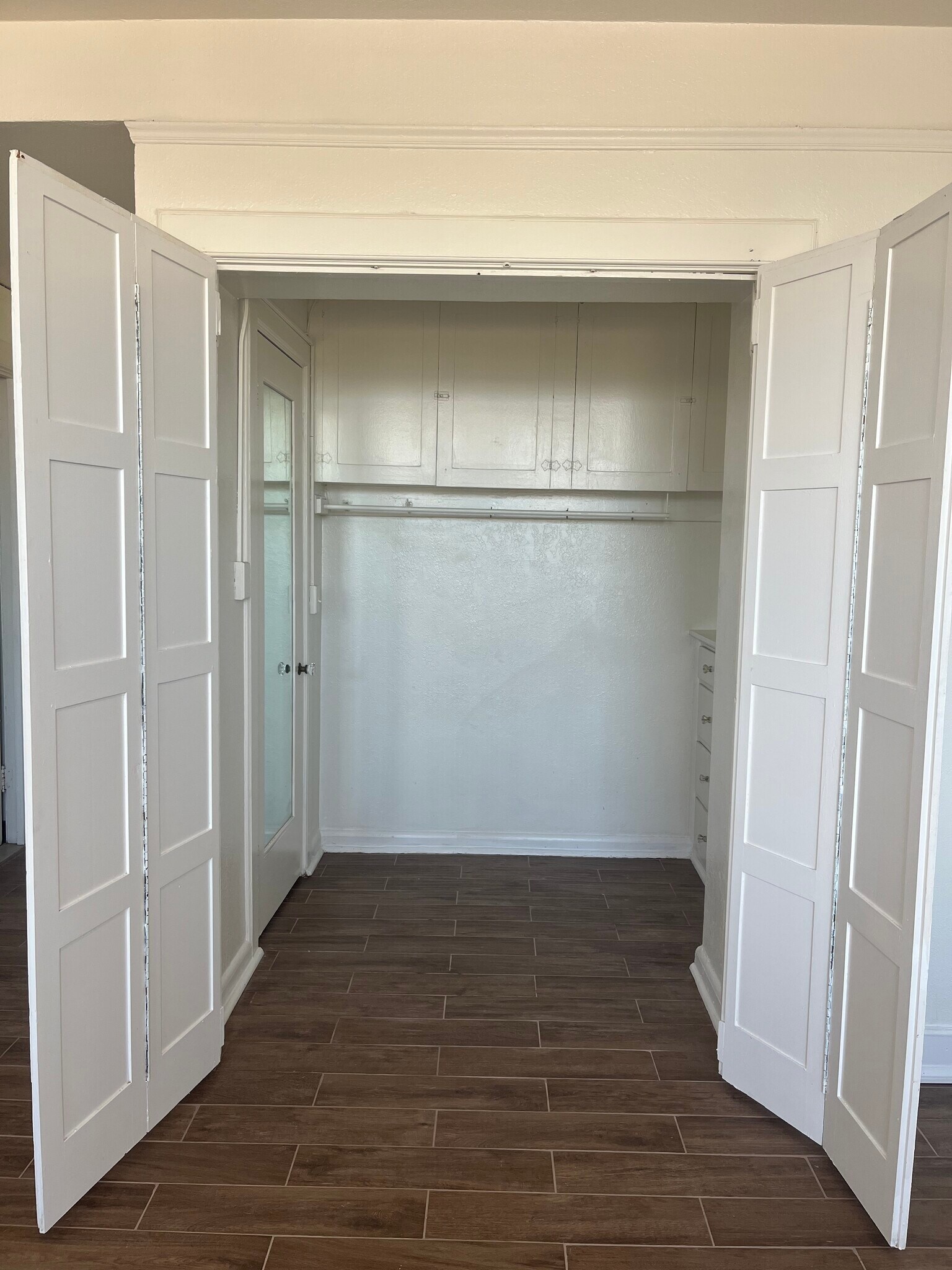 Building Photo - 455 E Ocean Blvd