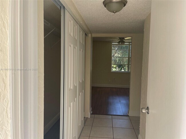 Building Photo - 9495 Evergreen Pl