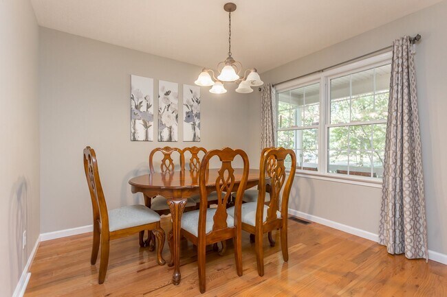 Building Photo - 3 Bedroom Home in Massanutten!!!