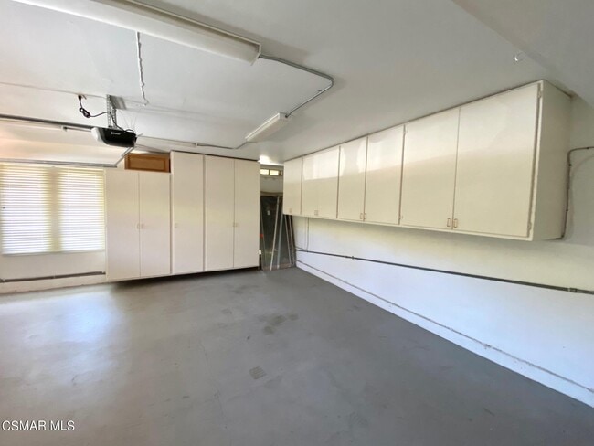 Building Photo - 4555 Tam O Shanter Dr